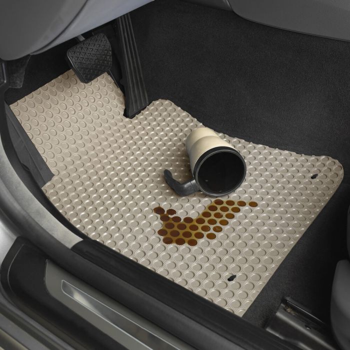 🚗 Rubber vs Carpet Car Mats – Which Is Better?