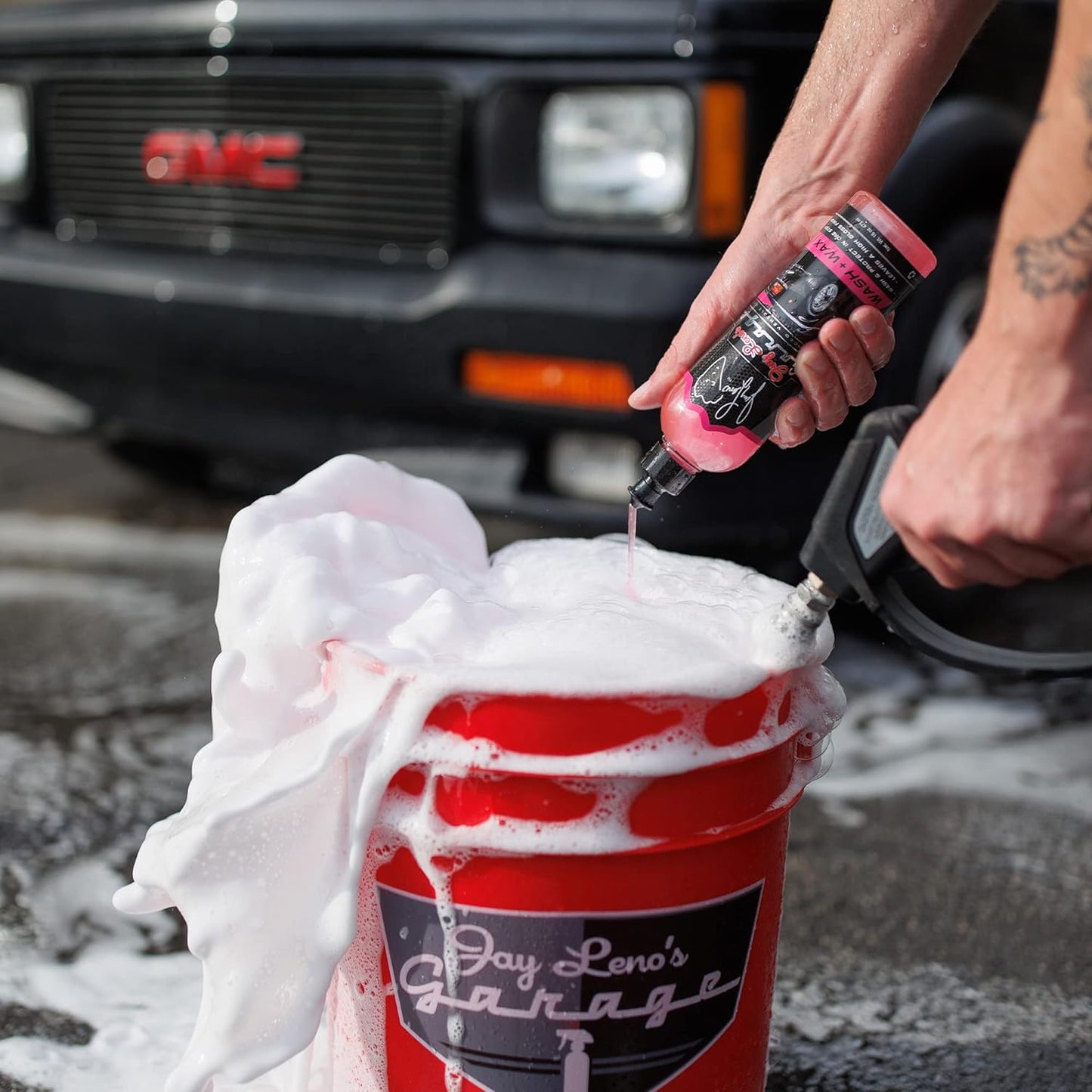 Jay Leno's Garage Basic Car Detailing Bucket Kit - Sprays, Liquids, Microfiber Towels, Applicators and Wash Mitt