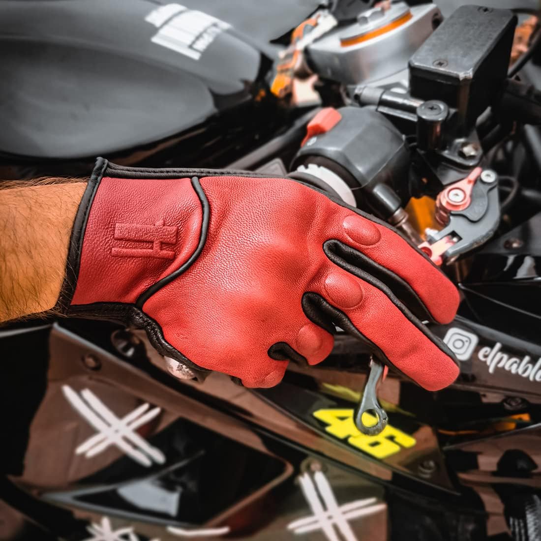 Harssidanzar Leather Motorcycle Gloves for Men Touchscreen GM028