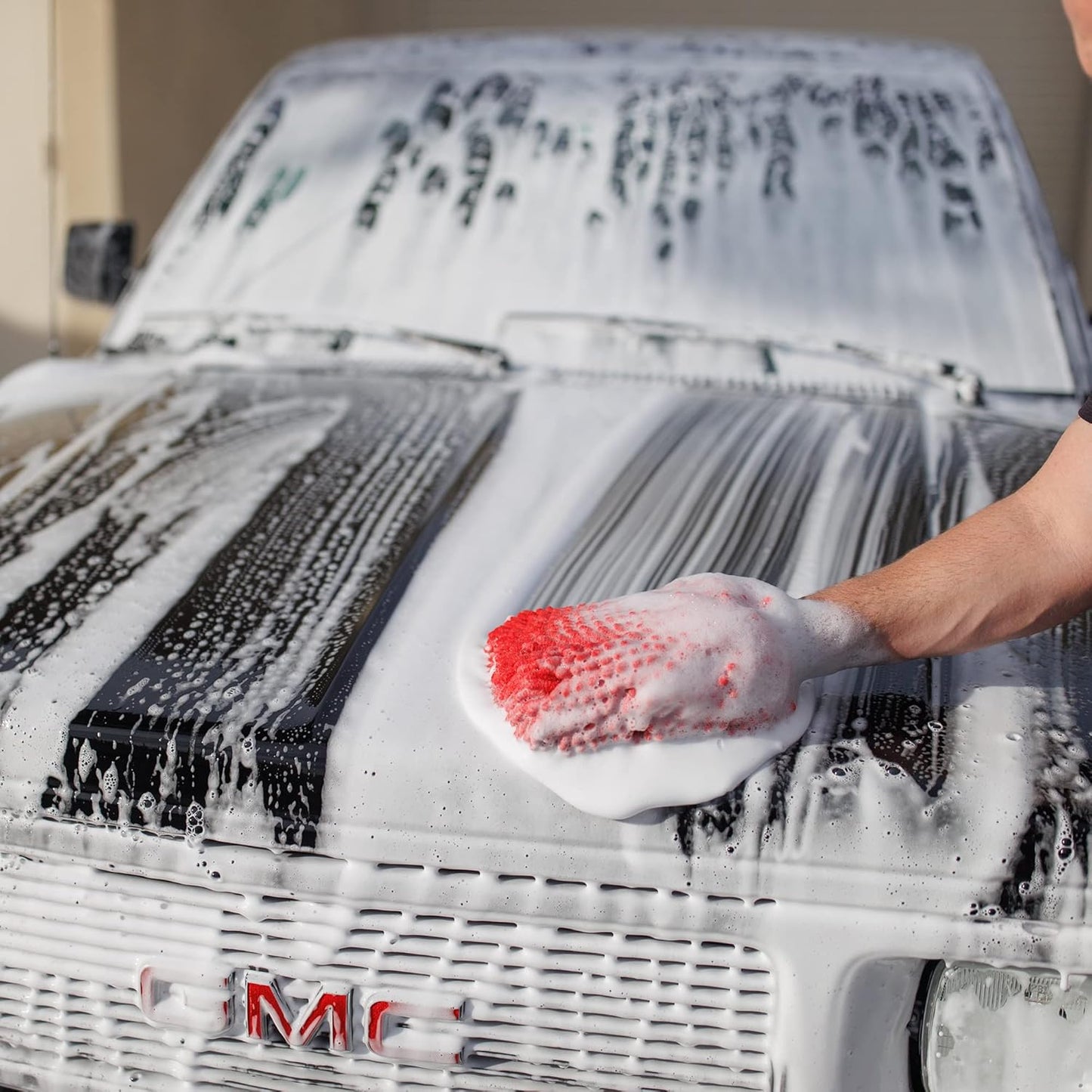 Jay Leno's Garage Basic Car Detailing Bucket Kit - Sprays, Liquids, Microfiber Towels, Applicators and Wash Mitt