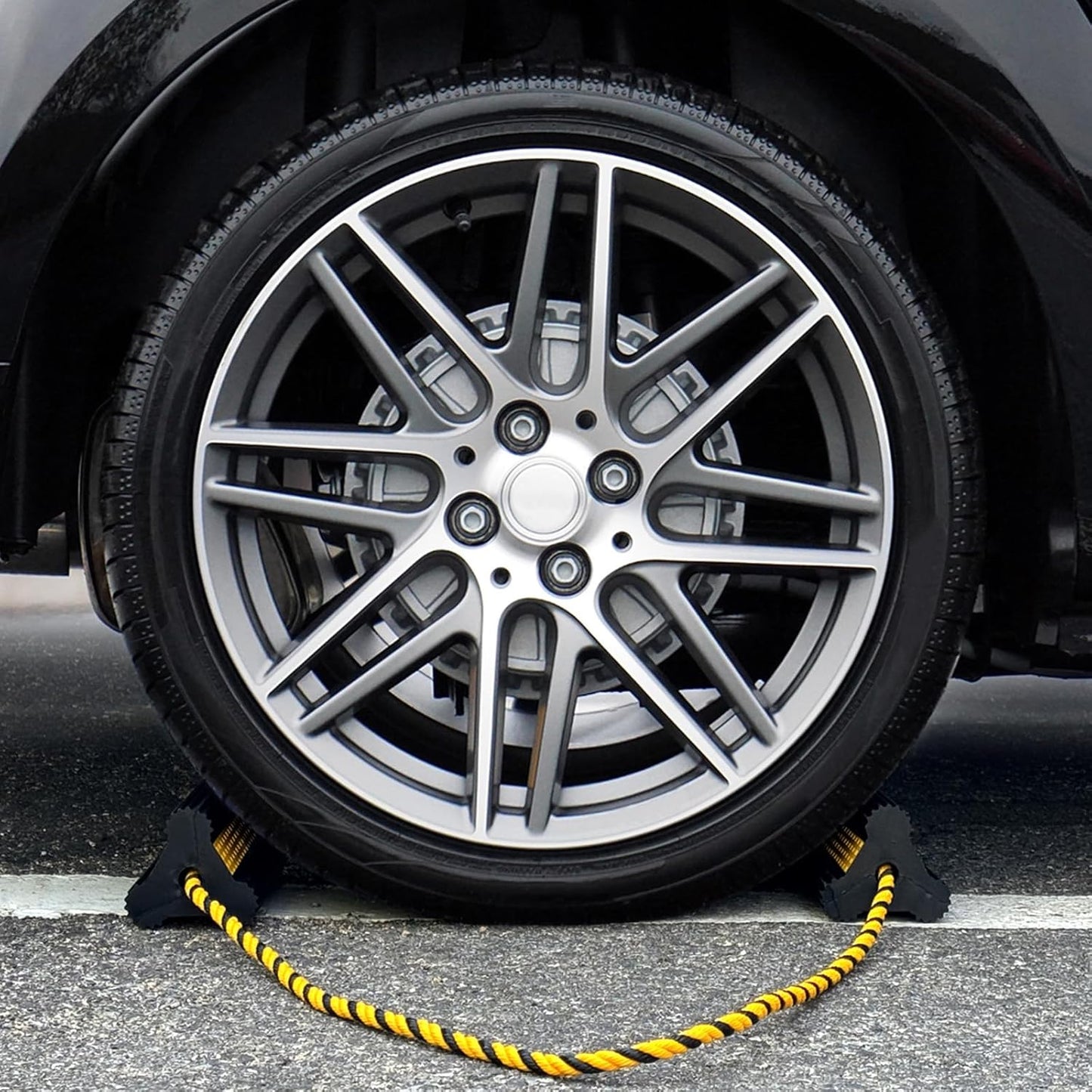 Heavy Duty Rubber Wheel Chocks, 2 Pair, Non-Slip Tire Stopper Blocks with Rope, for RV Camper Travel Trailers Motorhome Aircraft Car Truck